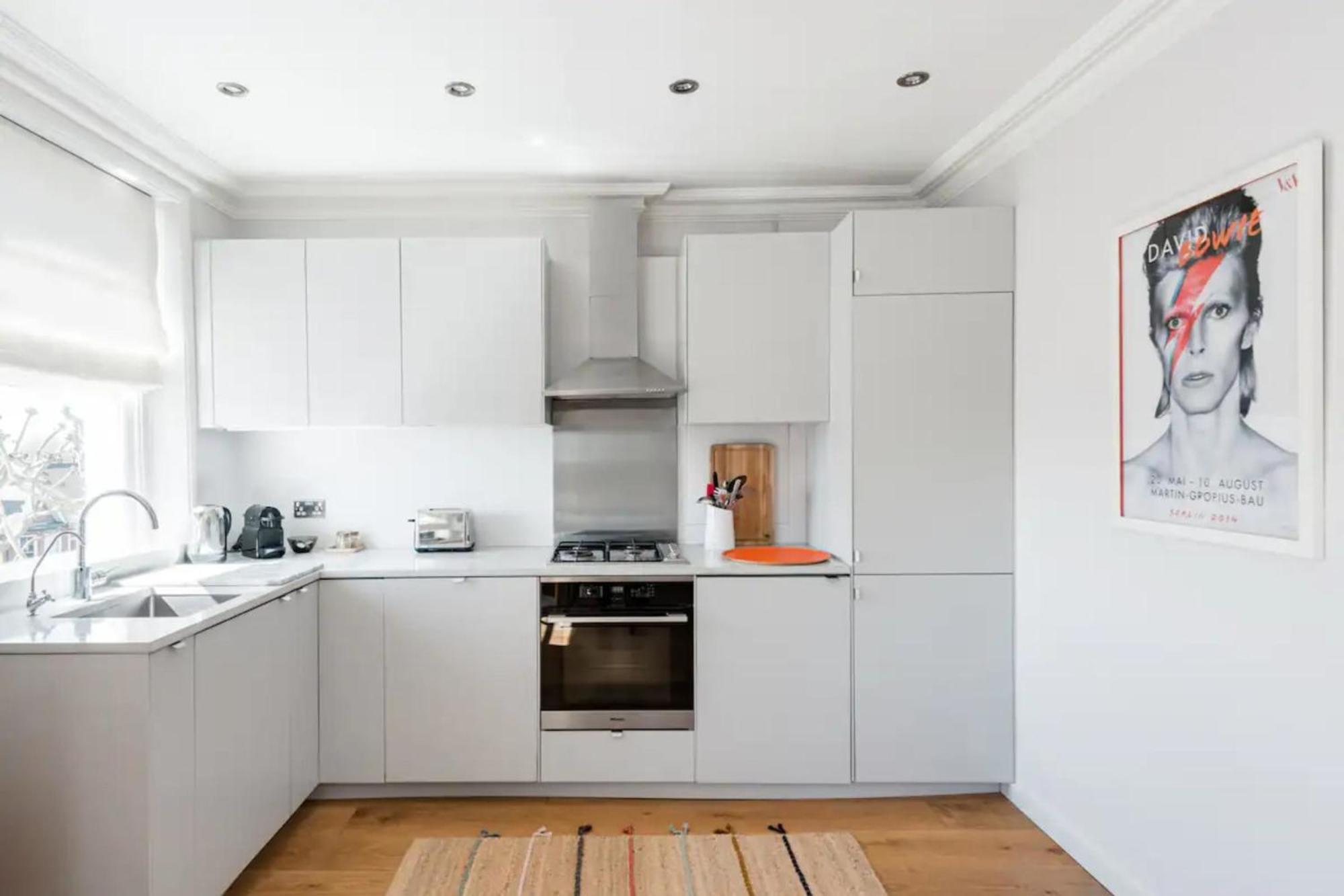 Notting Hill On Tree-lined Street Near Tube Stations Appartamento *